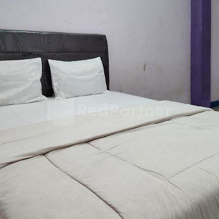 Puspita Homestay Mitra Reddoorz Bekasi Ngoại thất bức ảnh
