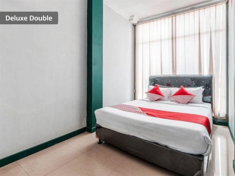 Puspita Homestay Mitra Reddoorz Bekasi Ngoại thất bức ảnh