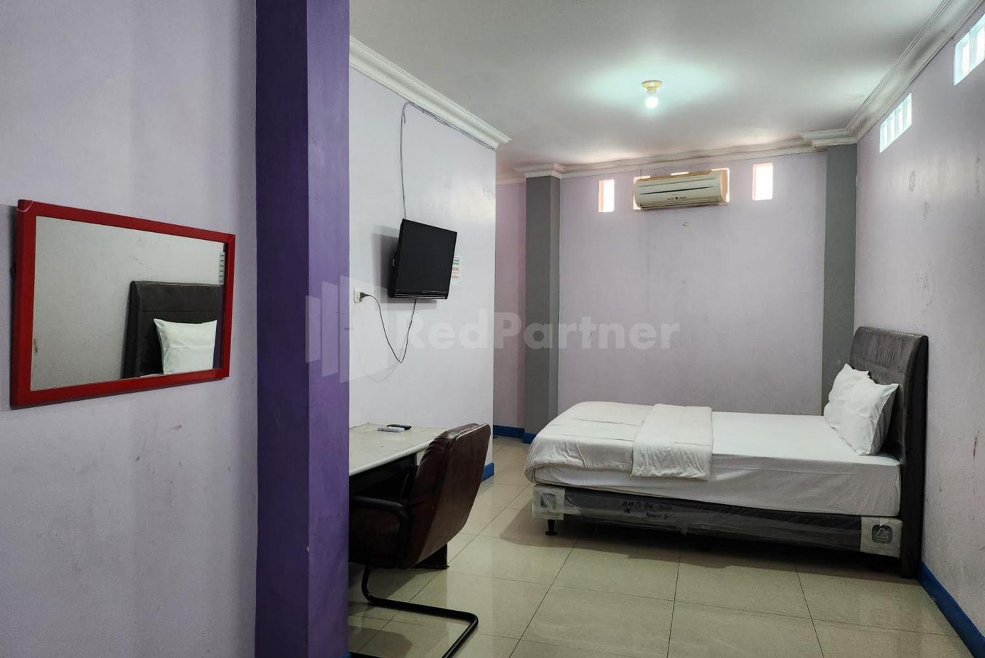 Puspita Homestay Mitra Reddoorz Bekasi Ngoại thất bức ảnh